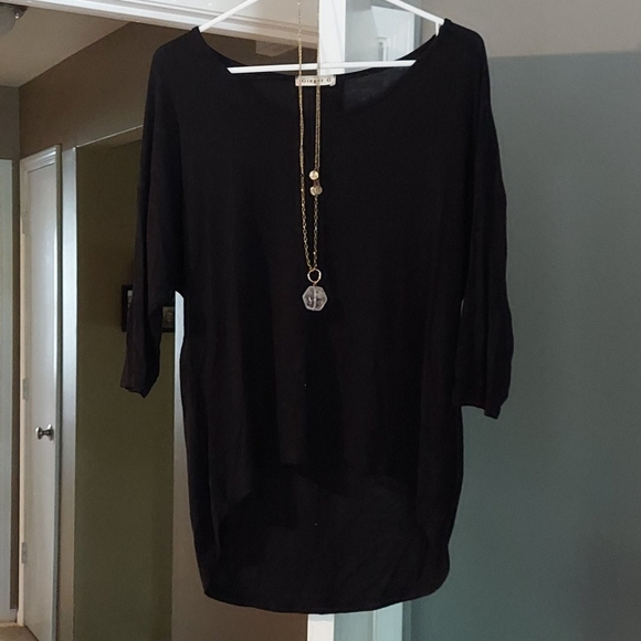 Ginger G Tops - Black high low 3/4 sleeve top